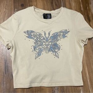Buckle Back Beige Crop T-Shirt